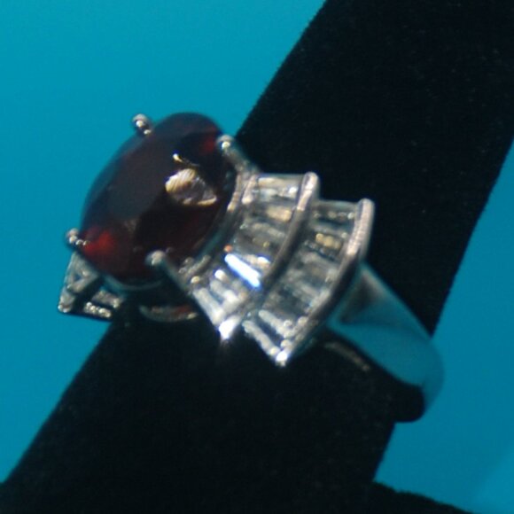 Vermelho Garnet Sterling Silver Ring - Picture 3 of 3